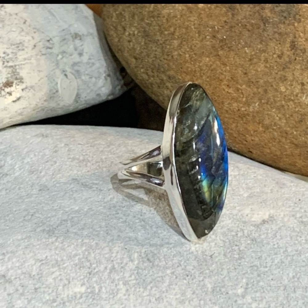Blue Labradorite Sterling Silver Ring - Picture 4 of 4